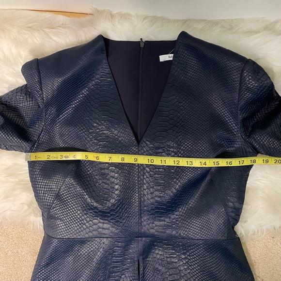 SAFIYAA Python V-neck Top size 10 NWT - Picture 9 of 13